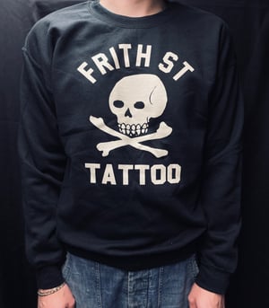 Image of Skull and crossbones sweatshirt - Black