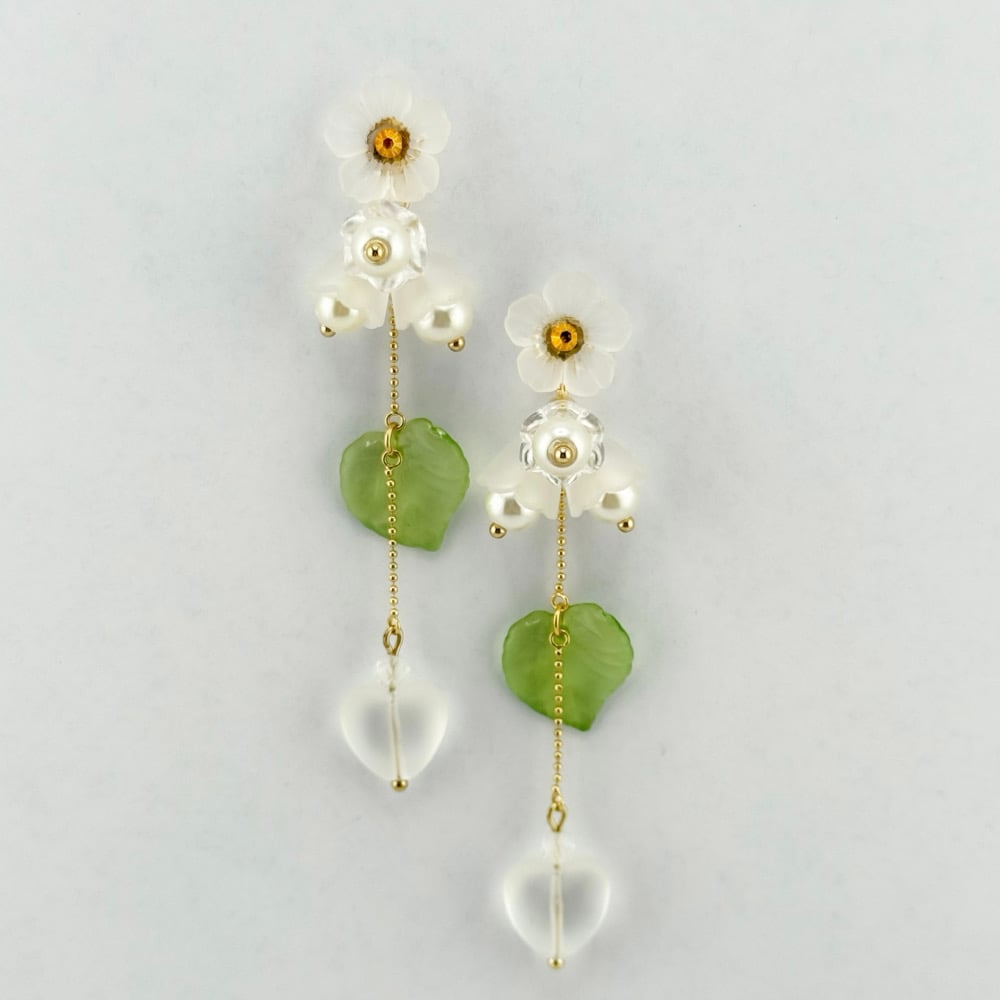 Image of Lily Bouquet Earrings 