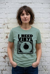 Image 1 of Camiseta I Need Vinyl