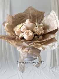 Image 1 of Flower bouquet 