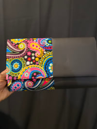 Image 3 of Large Clutches