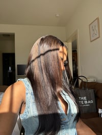 Image 6 of 20 inch YAKI 6x8 HD LACE CLOSURE WIG with GOLDEN HIGHLIGHTS
