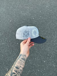 Image 4 of TRI TONE GRAYS NEW YORK YANKEES CUSTOM FITTED CAP