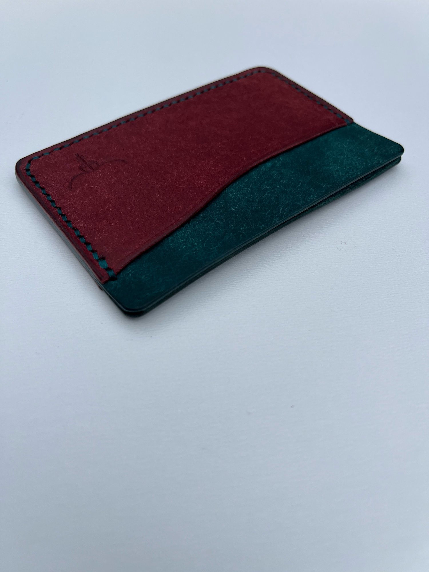 Image of Ortensia/Bordeaux Pueblo Horizontal Cardholder 