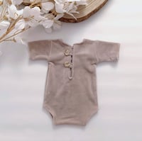 Image 1 of Newborn photoshooting bodysuit Patrick | neutral beige