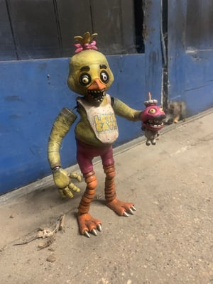 FNAF Plus Chica Mini Blinking Animatronic 