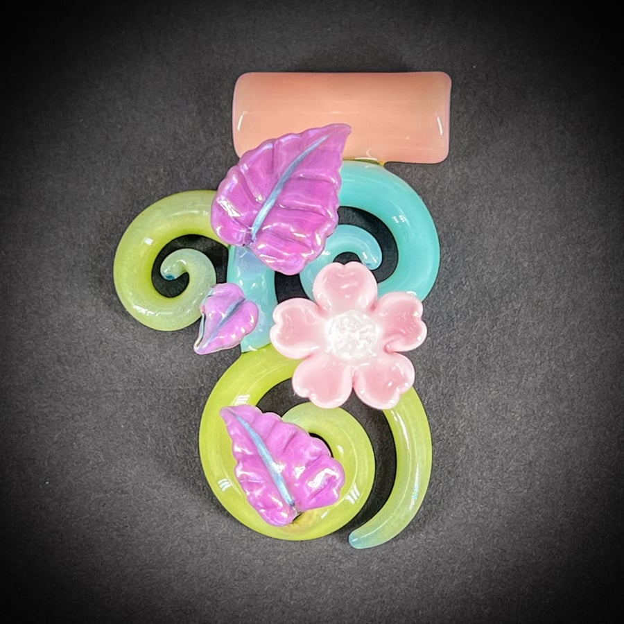 Image of 80’s Pastel Spring Flower Vine Pendant
