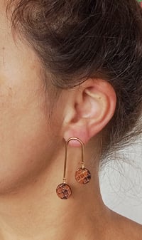 Image 2 of Boucles d'oreilles "Mélissa" en cuir exotique