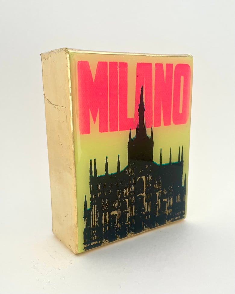 Image of Milano Il Duomo Light Yellow 