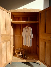 Image 3 of L’ARMOIRE PENDERIE PARISIENNE 