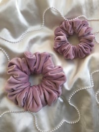 Image 11 of SCRUNCHIES OVERSIZED & STANDARD LILY/LILIA