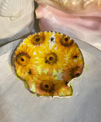 Image 2 of Scallop Trinket Dish SD104