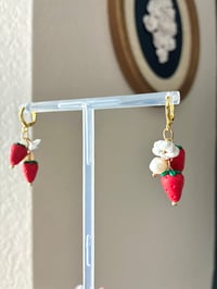 Image 4 of Mini Strawberries