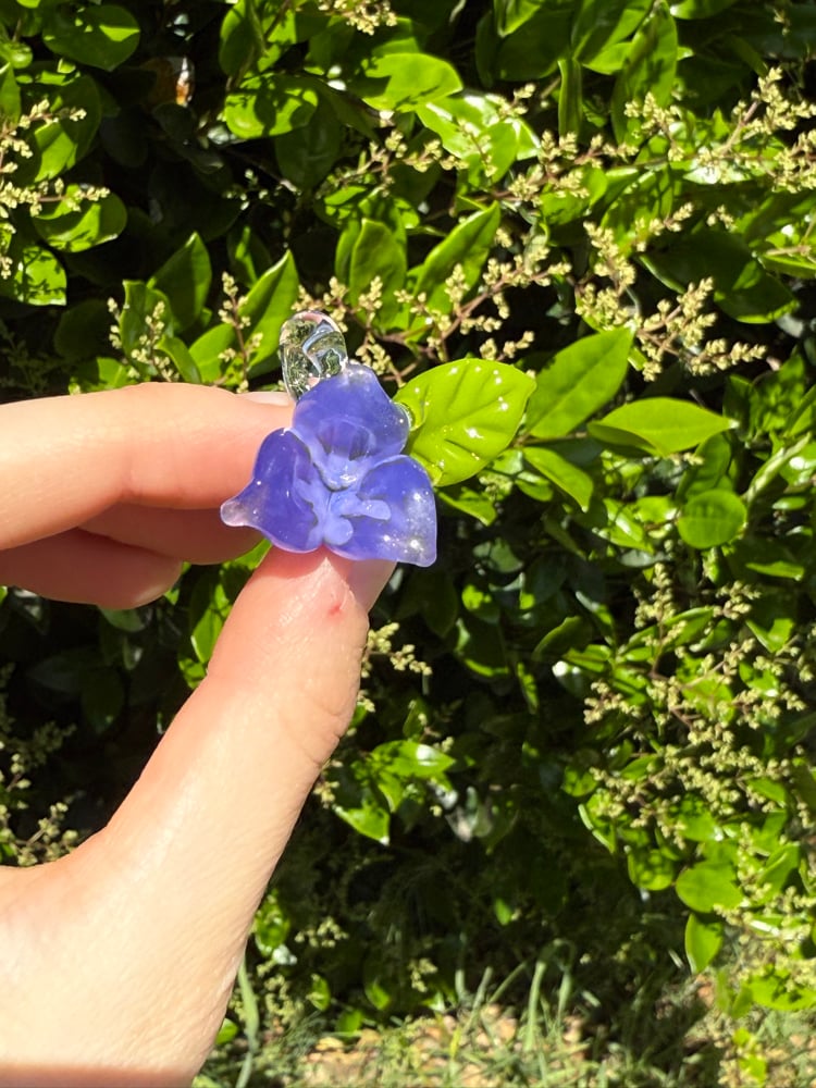 Image of Three Petaled Flower Pendants