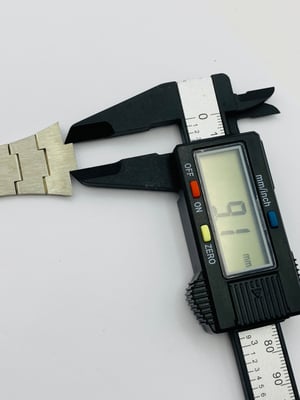 Image of vintage roamer gents stainless steel watch strap,band,bracelet n.o.s,new,1970's.(RMR-01)