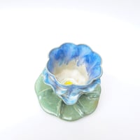 Image 2 of water lily (blue)