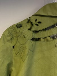 Image 12 of Green shirt (small)