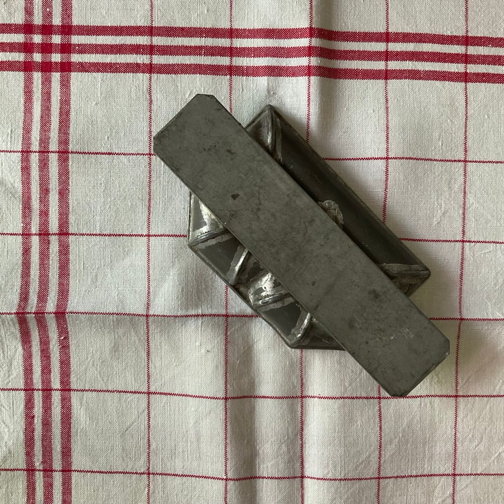 Image of B Chocolate Mould