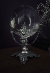 Image 1 of Superbe boule de 15 cm de diam. et socle en argent bas titre, poinçonné, du XIXème siecle