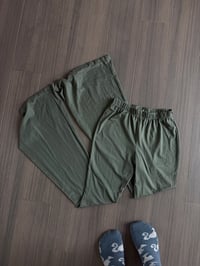 olive green flare leggings (sz med)