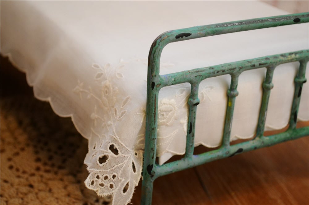 Dream Come True Doll Beds — Metal Victorian Doll Bed Blythe Playscale