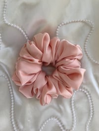 Image 5 of SCRUNCHIES OVERSIZED & STANDARD APRICOT/MORELA