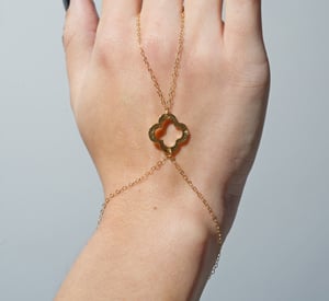 Image of 18k Gold Clover Hand Chain