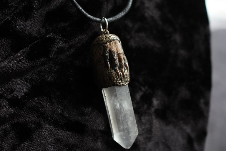 dead good ginuea pig paw and quartz pendant Image 7