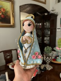 Image 4 of La Inmaculada Virgen María 🩵 tejida a mano 