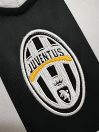 Image 3 of Juventus 04/05 Retro Home Jersey