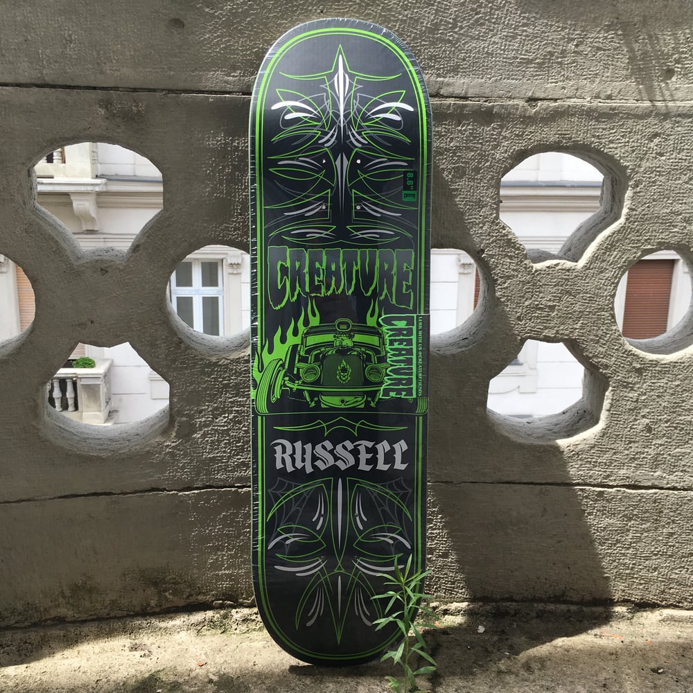 8.6 Creature - Russell To the Grave VX - lap