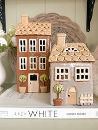 Image 1 of Pretty Houses ( 2 styles )