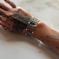 Image 6 of THE ‘CONSTANTINE’ PEARL BRACELET 