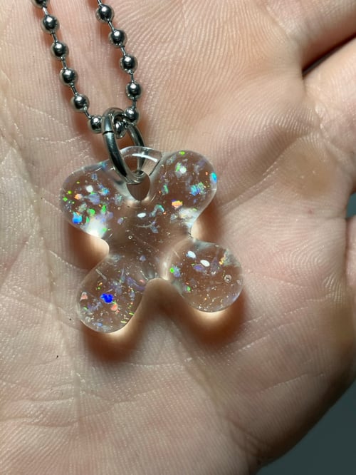 Image of crushed opal clover