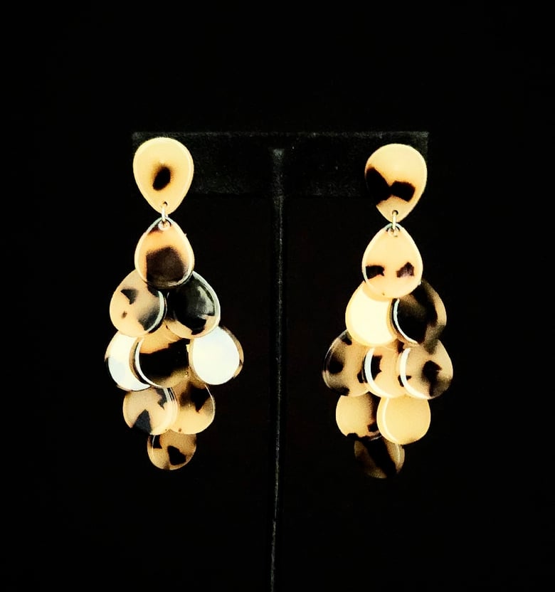 Image of Tan & Brown Marbled Pierced Earrings 