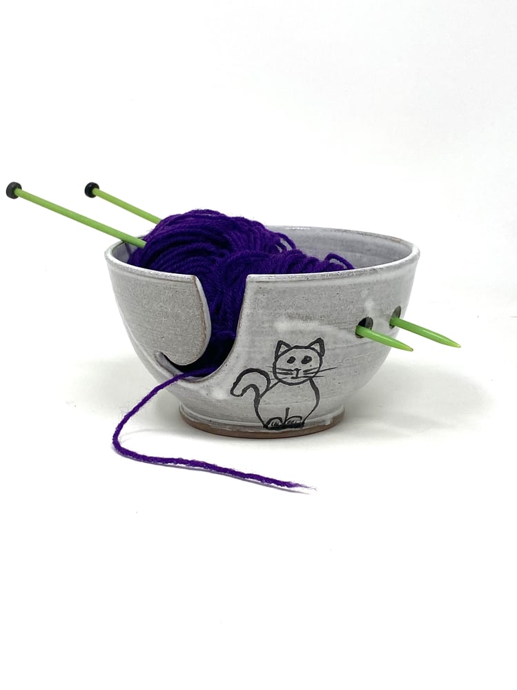 Image of White Glazed Cat decorated String Bowl