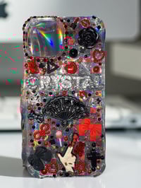 Image 2 of Junk phone cases (charms only)