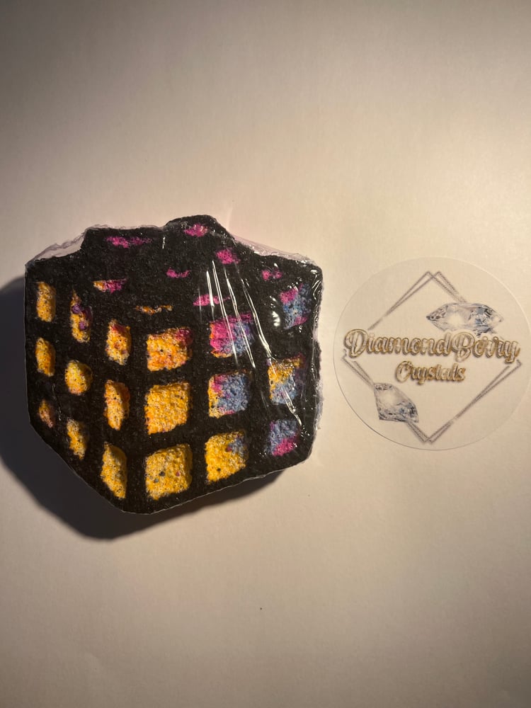 Image of Rubiks cube bath bomb