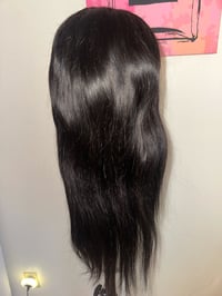 Image 1 of 18 inch straight wig 