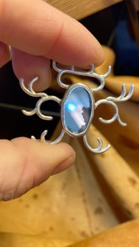 Image 3 of Miroir piqué