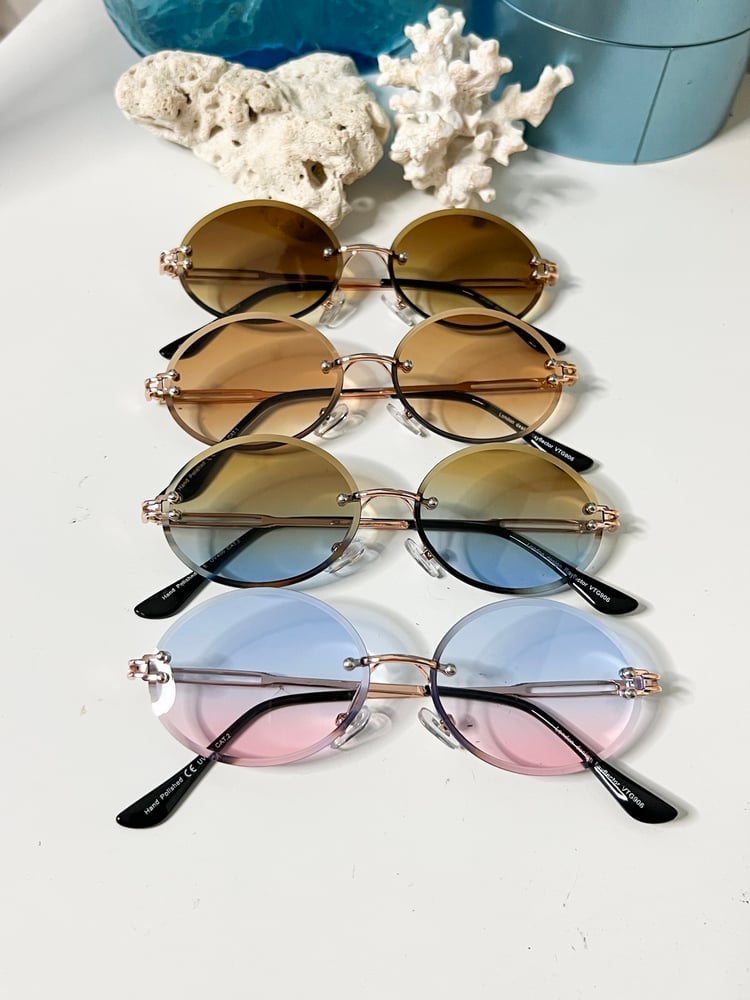 Image of Retro Style Frameless Oval Sunglasses