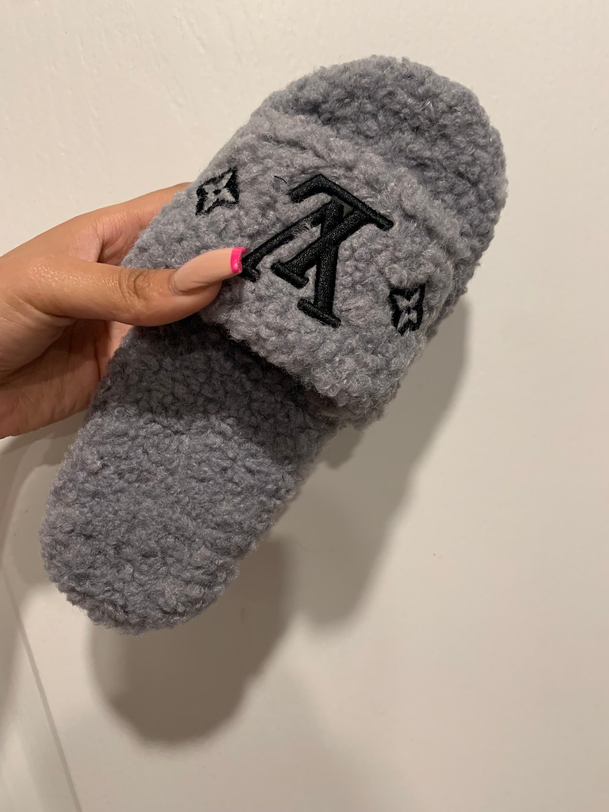 Lv fur house discount slippers