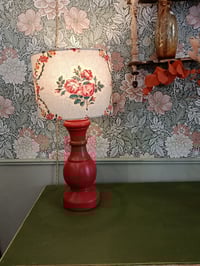 Image 1 of Lampe de table mémoire fleurie 