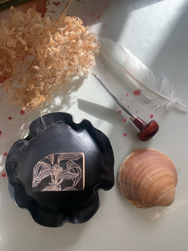 Image of Bird Of Paradise Flower On Cream Surrey Paper