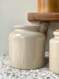 Image 2 of Les Jolis Pots