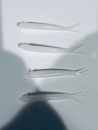 Image 2 of Glow White Minnow 7 pcs (Premium)