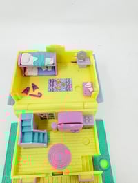 Image 4 of Ensemble bracelet et Polly Pocket La maison de vacances COMPLETE 2