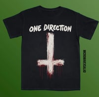 one D (upside down)