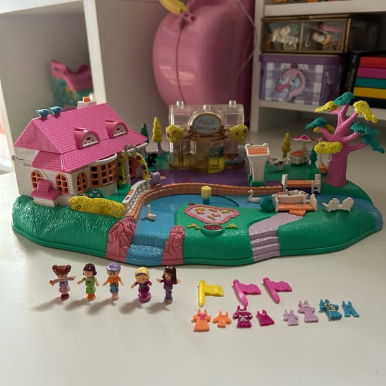 Image of Polly pocket magical movin pollyville