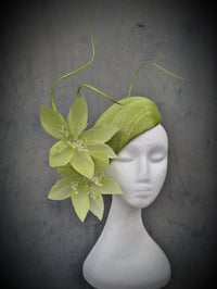 Image 3 of 'Malia' in Soft Lime